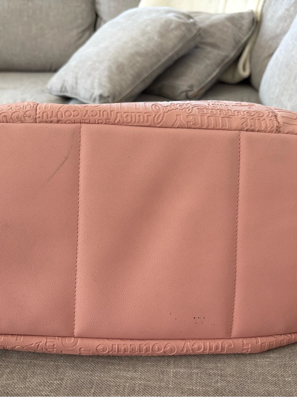 Juicy Couture Pink Embossed Logo Weekender / Duffle Bag 💕